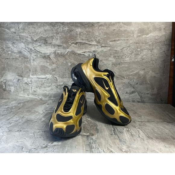 Nike Air Max Muse sneakers in gold main image 7